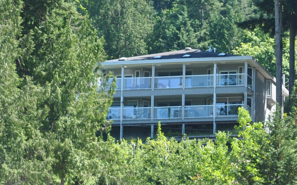 Madeira Park Oceanview Suites